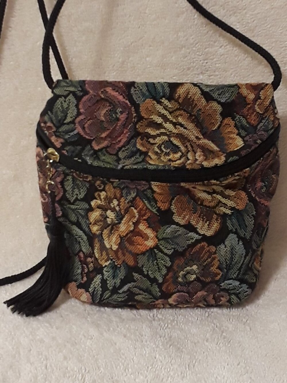 Vintage Cloth Works Floral Tapestry Crossbody Bag Black Gold Tassel Zipper